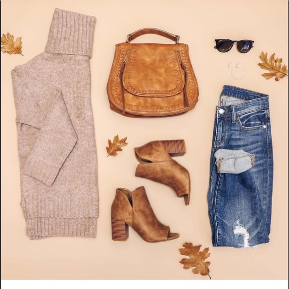 $20 Mystery Box Outfit Sizes XS-4X & Juniors - Picture 5 of 15